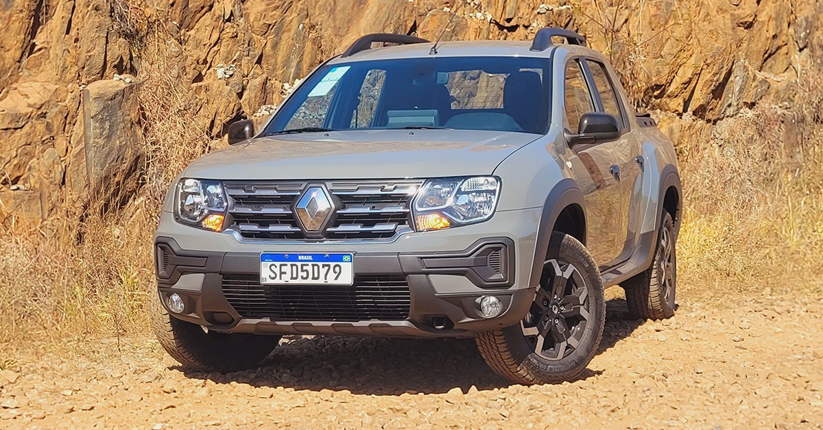 Renault Oroch Iconic conta com motor aspirado e câmbio manual