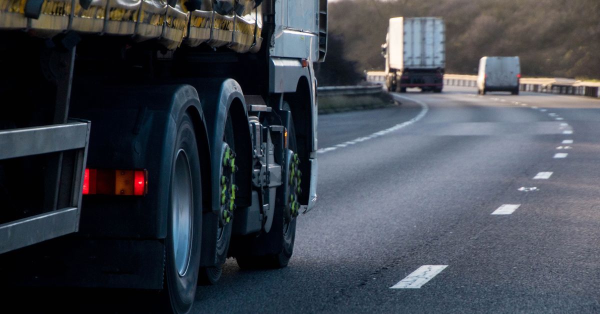 Seca força empresas de logística a buscarem soluções temporárias e afeta frete rodoviário