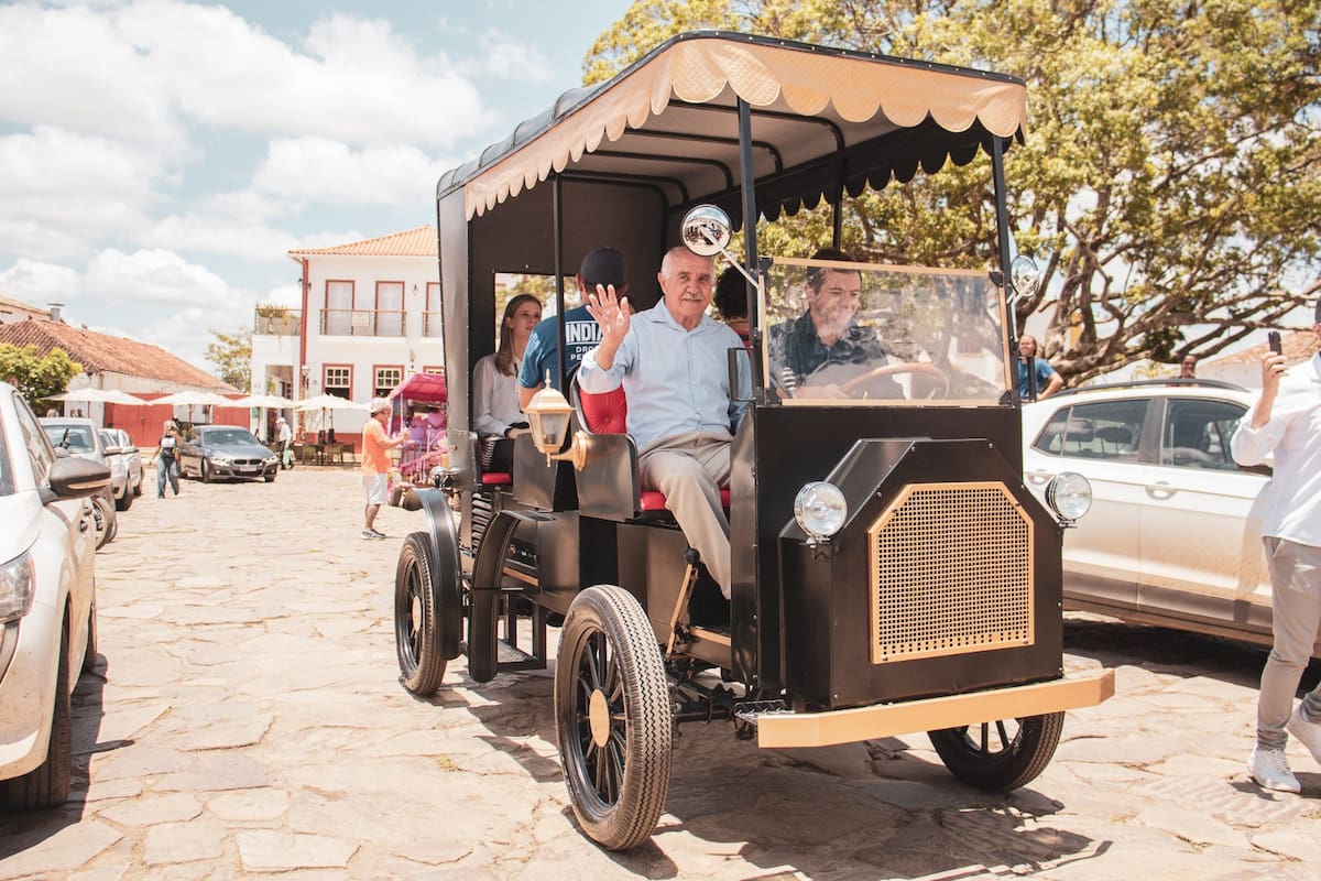 Charrete elétrica começa a ser testada em  Tiradentes