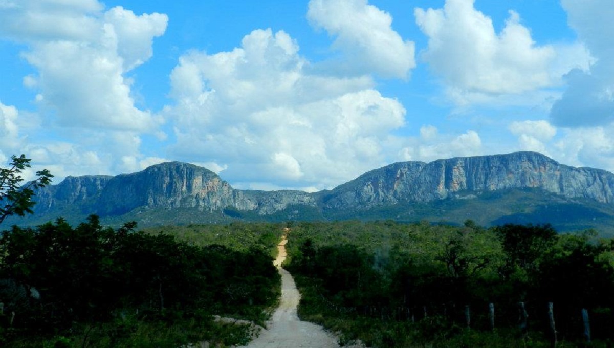 Cordilheira do Espinhaço impulsiona turismo no Norte de Minas; conheça atrativos