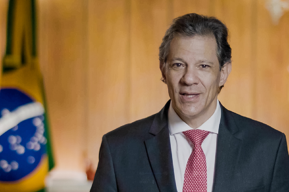 Economistas colocam dúvidas sobre impacto de pacote de Haddad até 2030