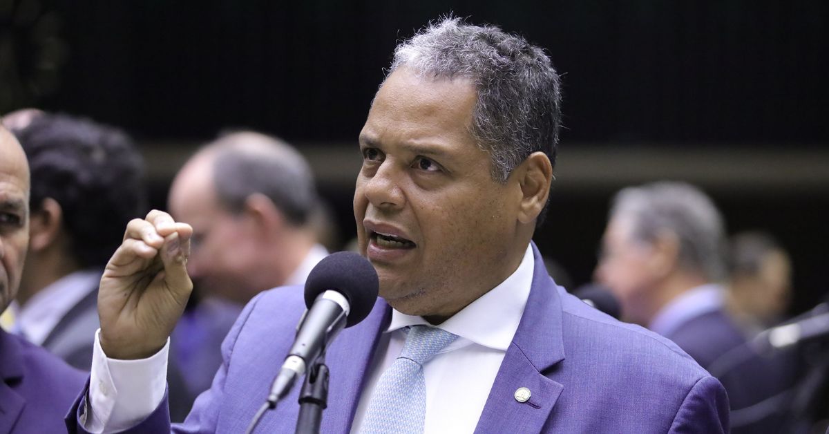 Brito desiste de candidatura à presidência da Câmara, e PSD anuncia apoio a Hugo Motta