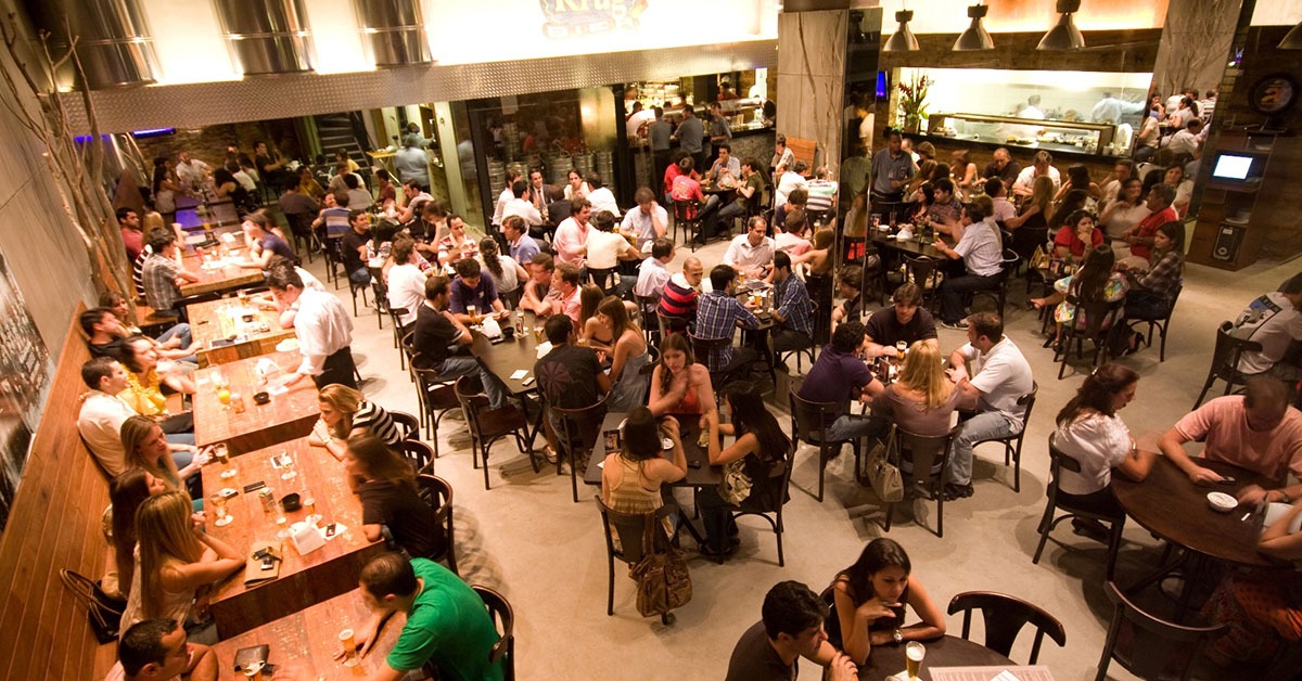 Bares e restaurantes iniciam último trimestre com queda nas vendas