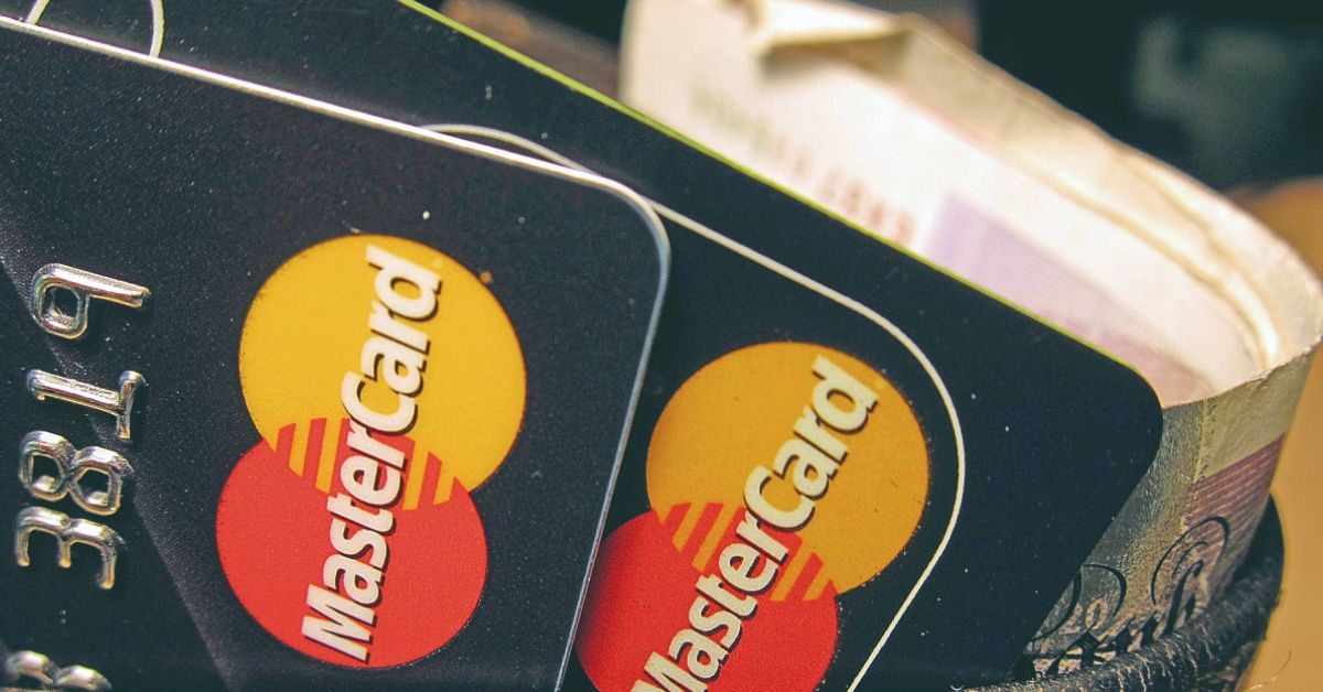 Mastercard planeja eliminar uso de senha em cartão até 2030