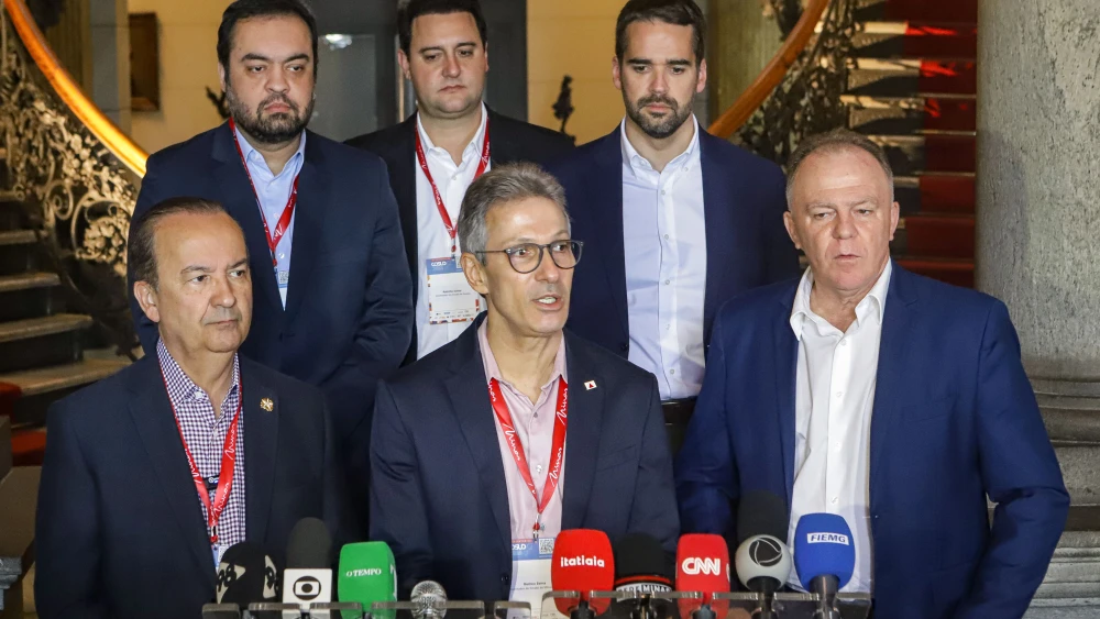 Em encontro com governadores, Zema critica o governo Lula: ‘debate não enche barriga’ 