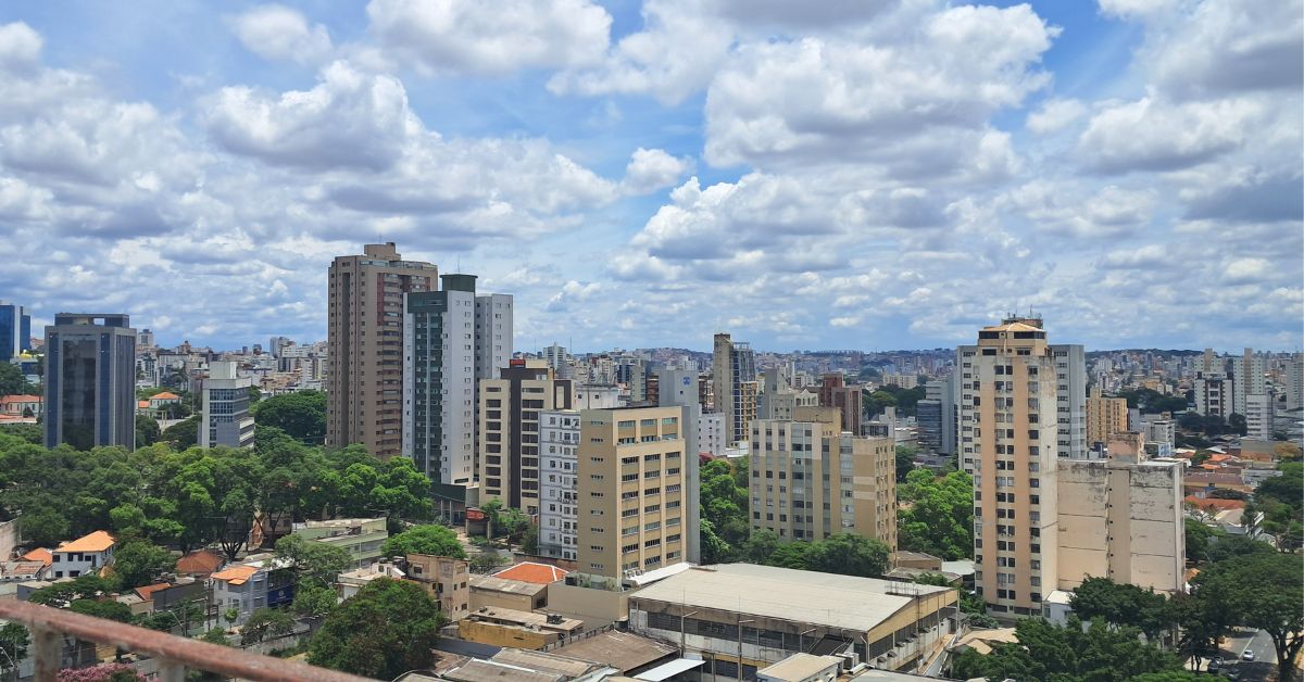 Aluguel residencial em Belo Horizonte sobe 12,56% em 12 meses, a menor taxa desde maio de 2024