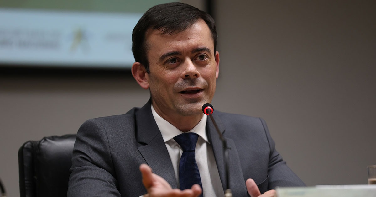 Exceções em tarifa dos EUA são cenário mais benigno e plano de contingência terá dimensão adequada, diz Ceron
