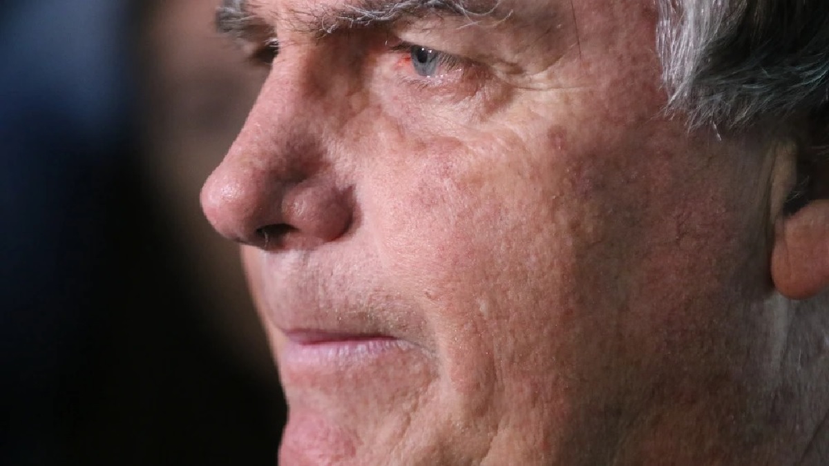 Bolsonaro tem previsão de alta hospitalar nos ‘próximos dias’, diz boletim médico
