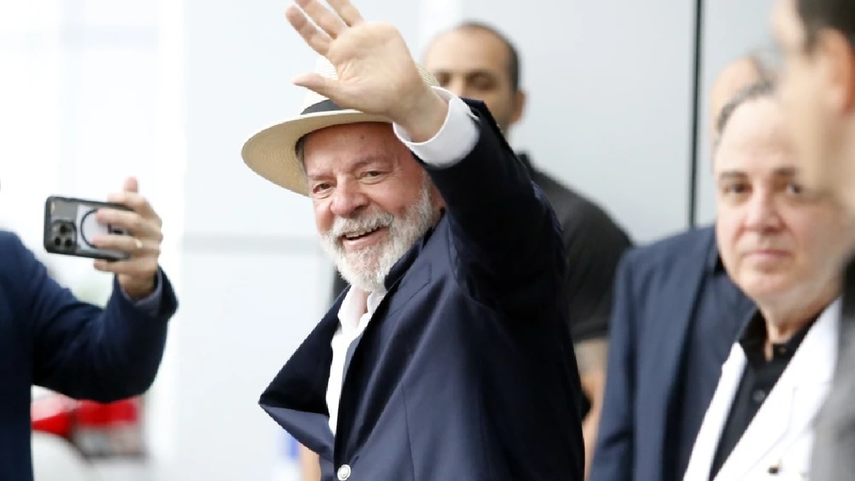 Exame nesta quinta-feira (19) definirá quando Lula vai retornar à Brasília 