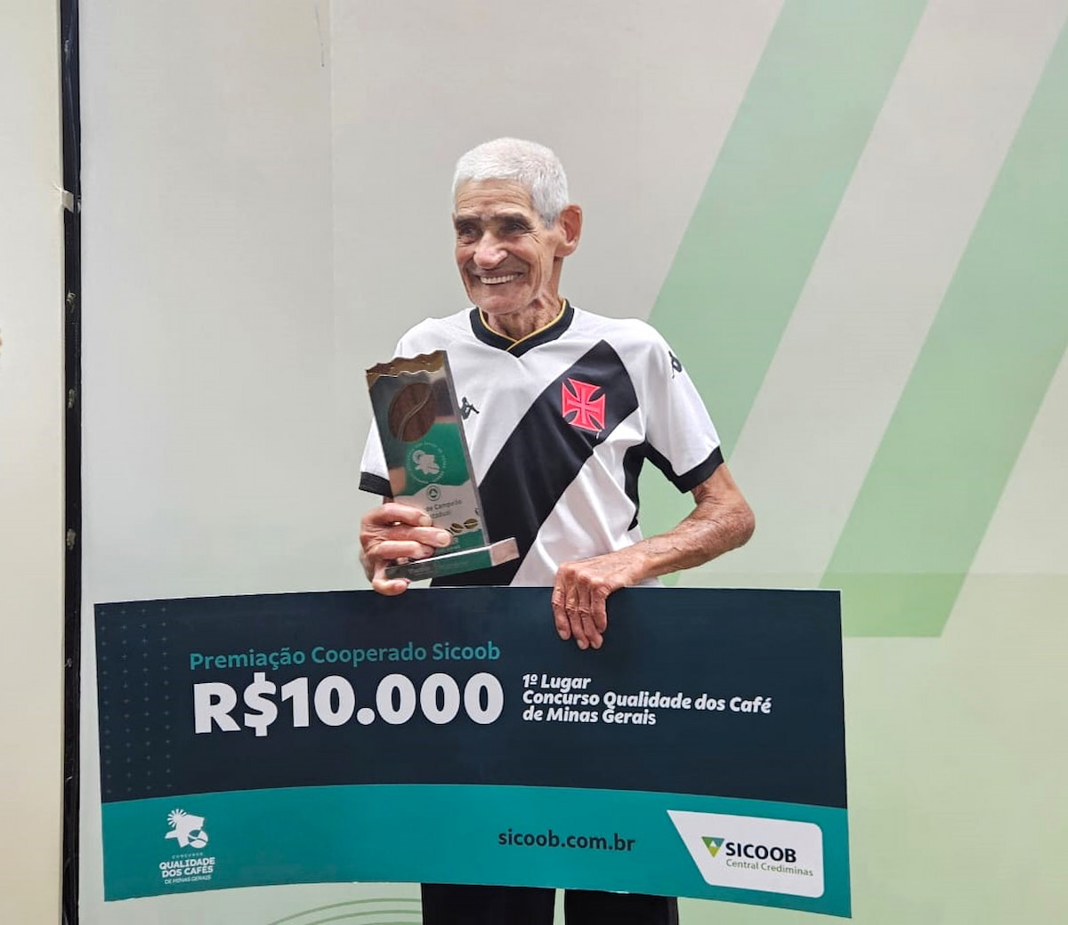 Café de Espera Feliz vence o concurso de qualidade da Emater-MG