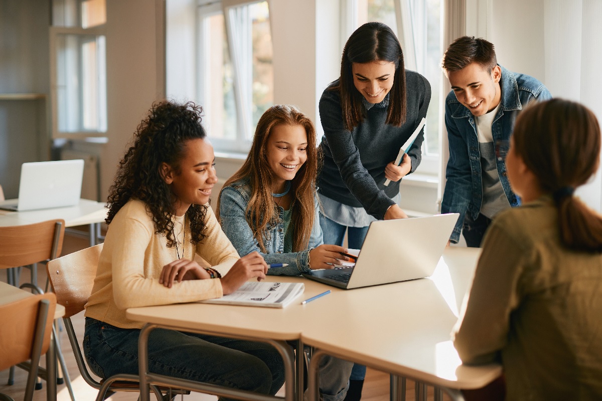 Escola do Sebrae tem 300 vagas gratuitas para cursos técnicos de Administração e Marketing