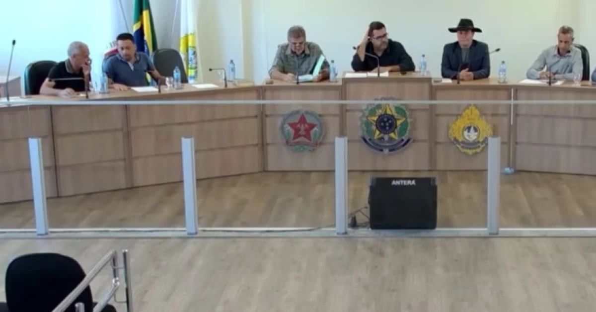 Câmara de Congonhas recua e derruba reajuste que tornaria salário do prefeito o maior do Brasil 