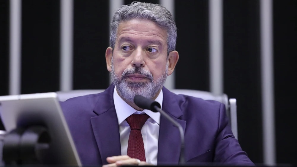Lira convoca reunião de líderes após bloqueio de R$ 4,2 bi em emendas pelo STF 