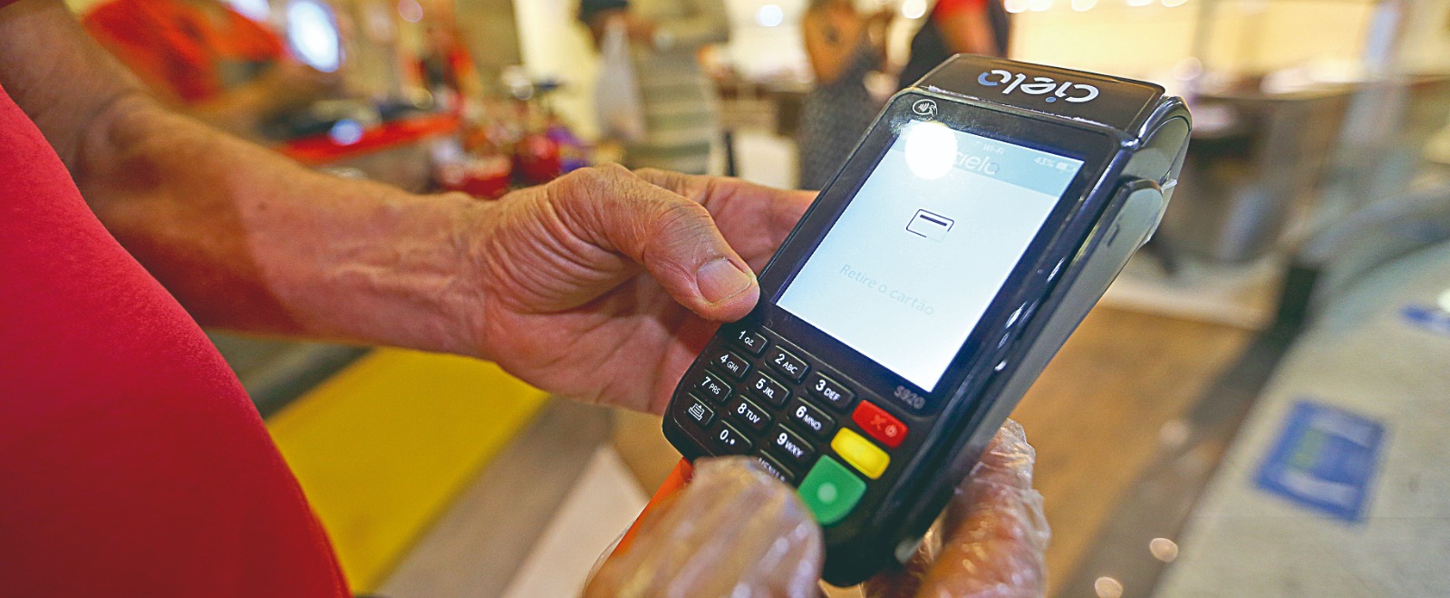 Mais de 40% dos brasileiros estão negativados