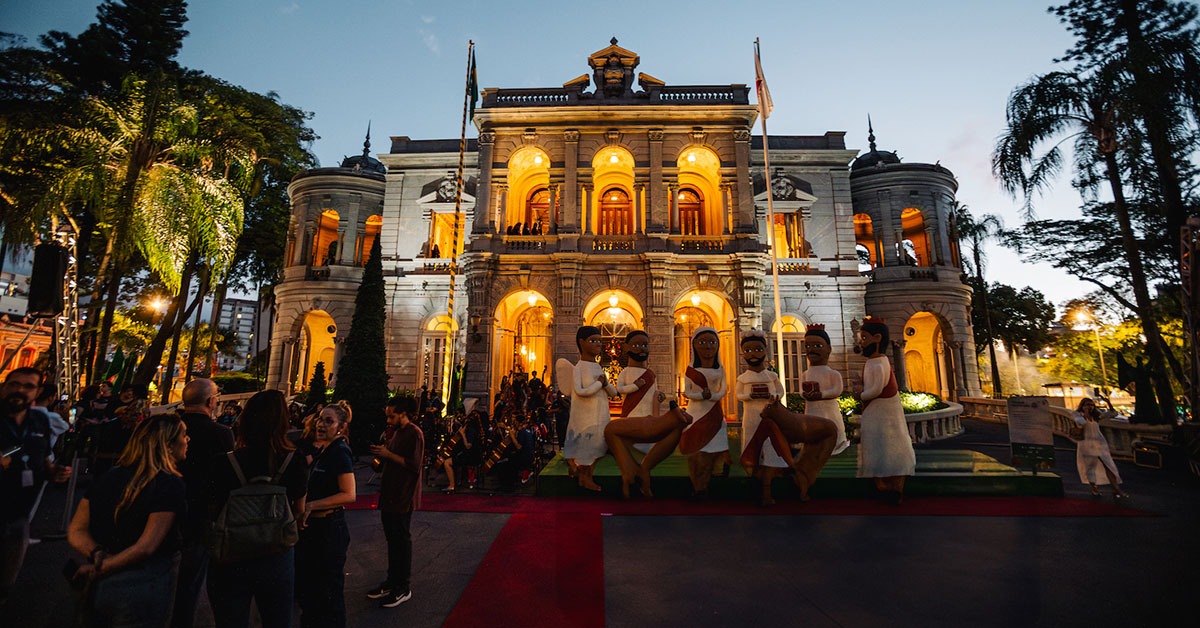 Palácio de Natal e luzes da Praça funcionam até 6 de janeiro