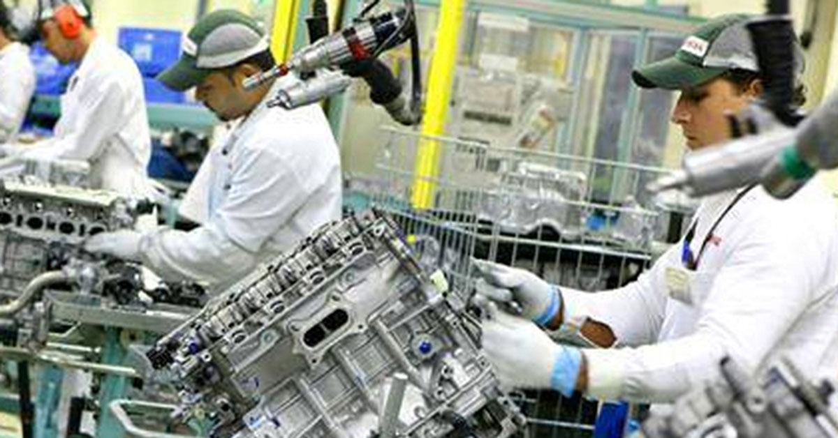 Confiança da indústria do Brasil tem leve recuo em fevereiro e mantém cenário de cautela, aponta FGV