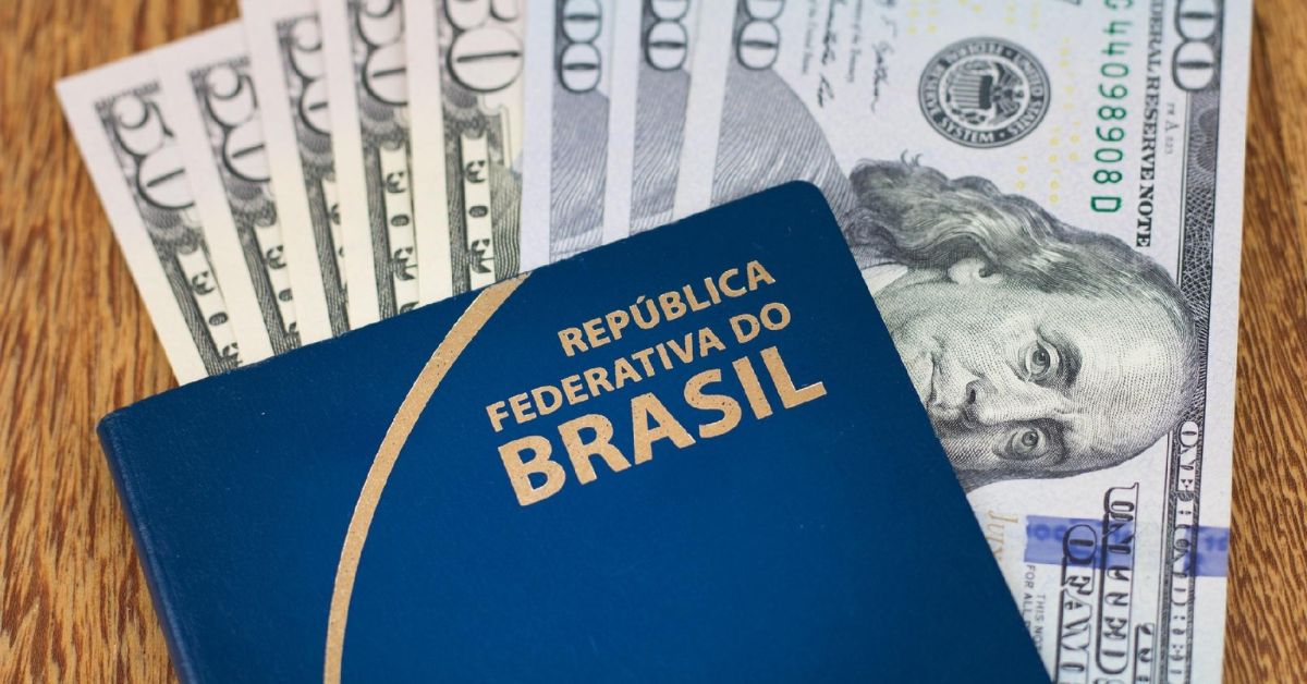 Dólar alto não ‘esfria’ férias, mas deve diminuir em 10% procura por viagens internacionais