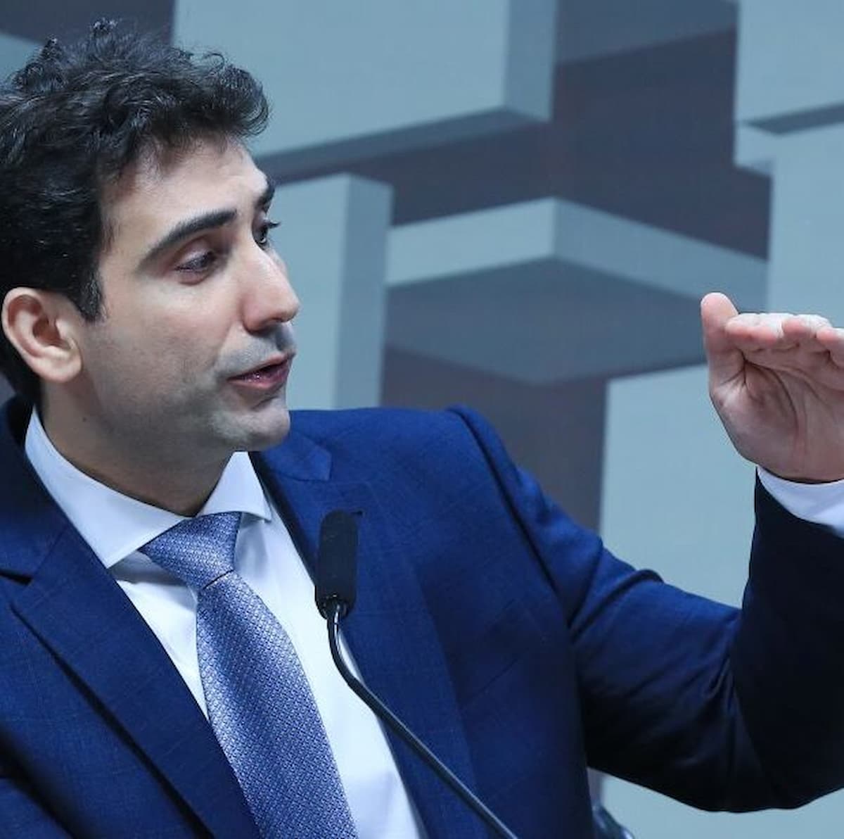 Galípolo culpa economia forte, câmbio e clima por estouro da meta de inflação em 2024