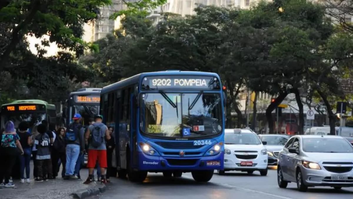 Projeto para derrubar aumento das passagens de ônibus em BH tem 20 de 28 assinaturas na Câmara 