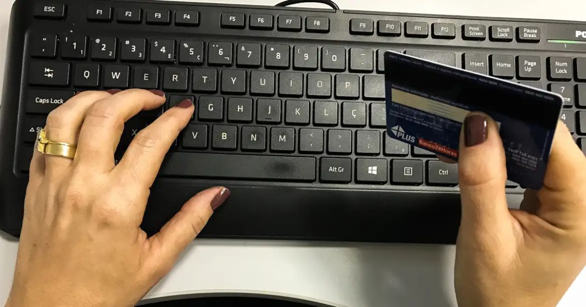 Receita Federal irá monitorar dados de cartão de crédito e Pix