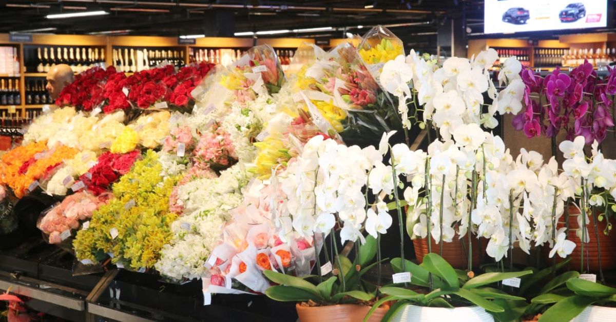 Floricultura na loja da rede de supermercados premium Verdemar.