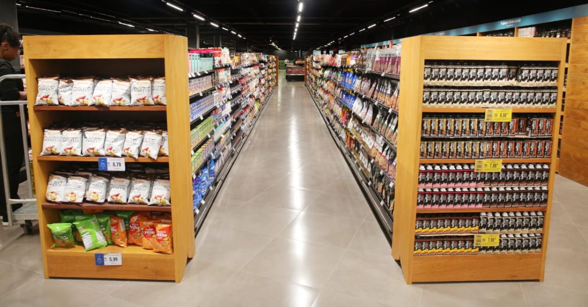Índice que mede falta de produtos nas gôndolas dos supermercados cai ao menor nível em 12 meses