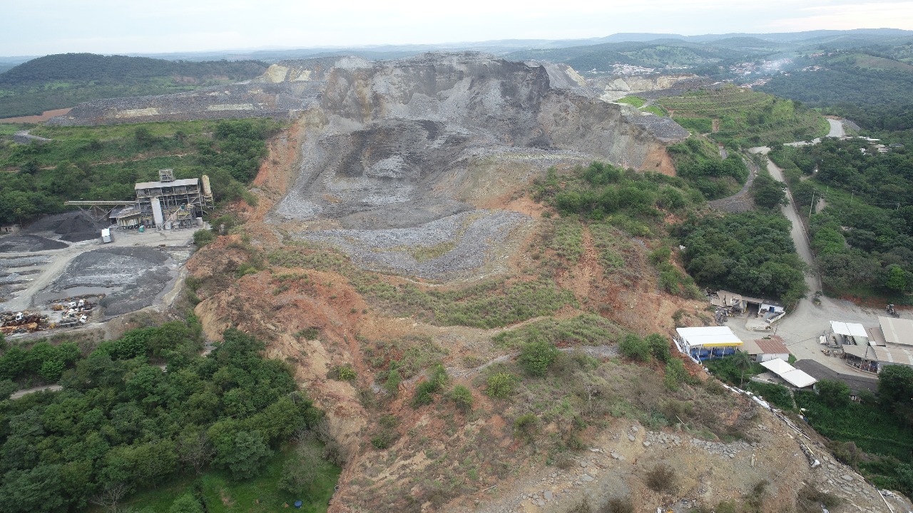 Mineração Serras do Oeste é multada em quase R$ 320 milhões após deslizamento