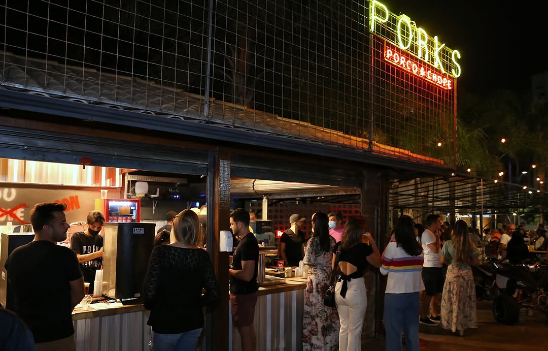 Bar em BH homenageia Tiradentes cortando imposto de chope na véspera do feriado