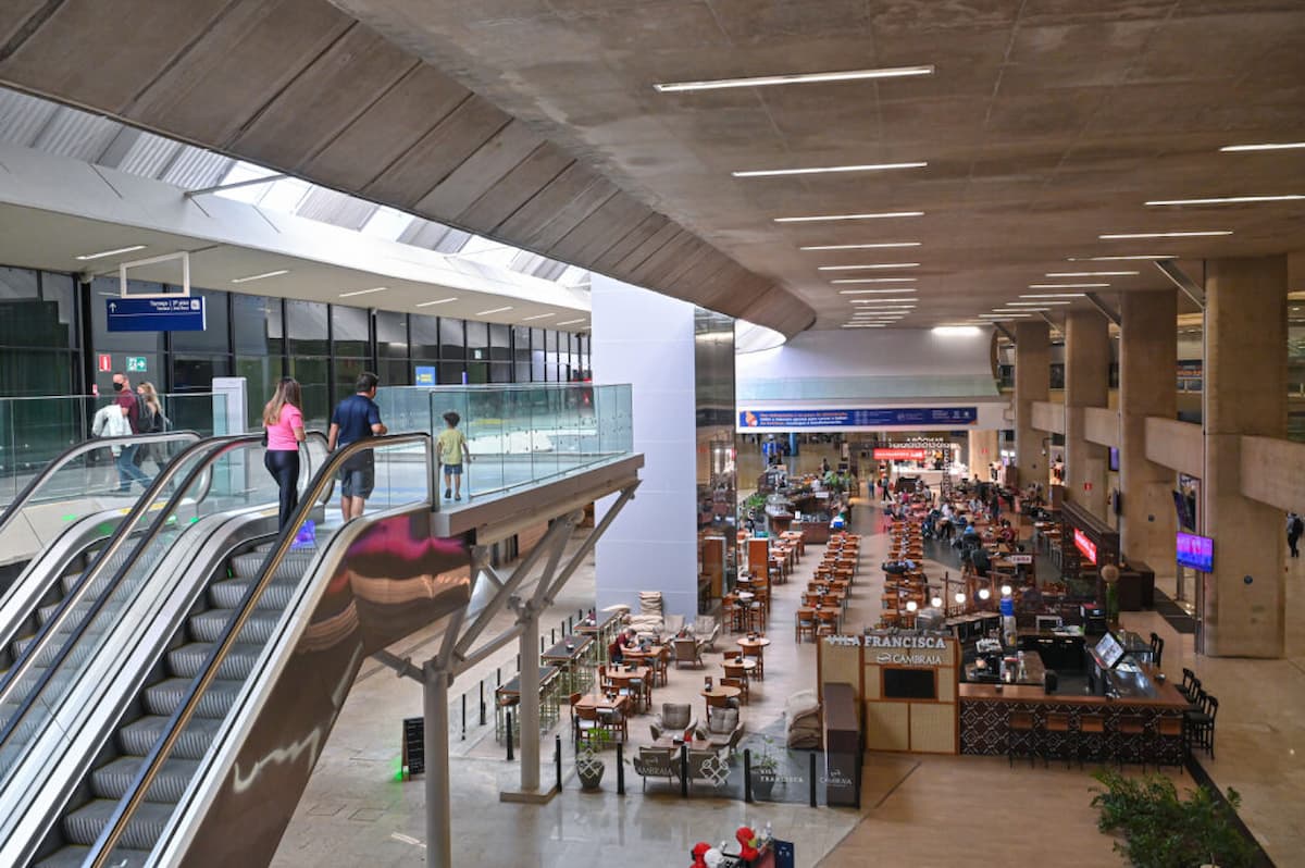 Lojas e restaurantes do BH Airport têm cerca de 200 vagas abertas