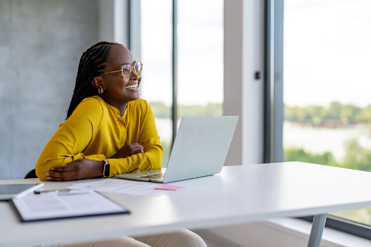 EY oferece curso gratuito de capacitação profissional na área de tecnologia; veja como se inscrever