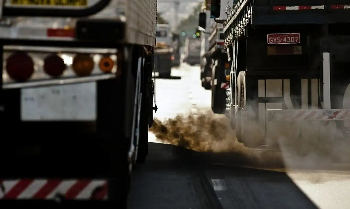 Inovação desenvolvida na UFMG captura até 17% de CO₂ gerado por caminhões