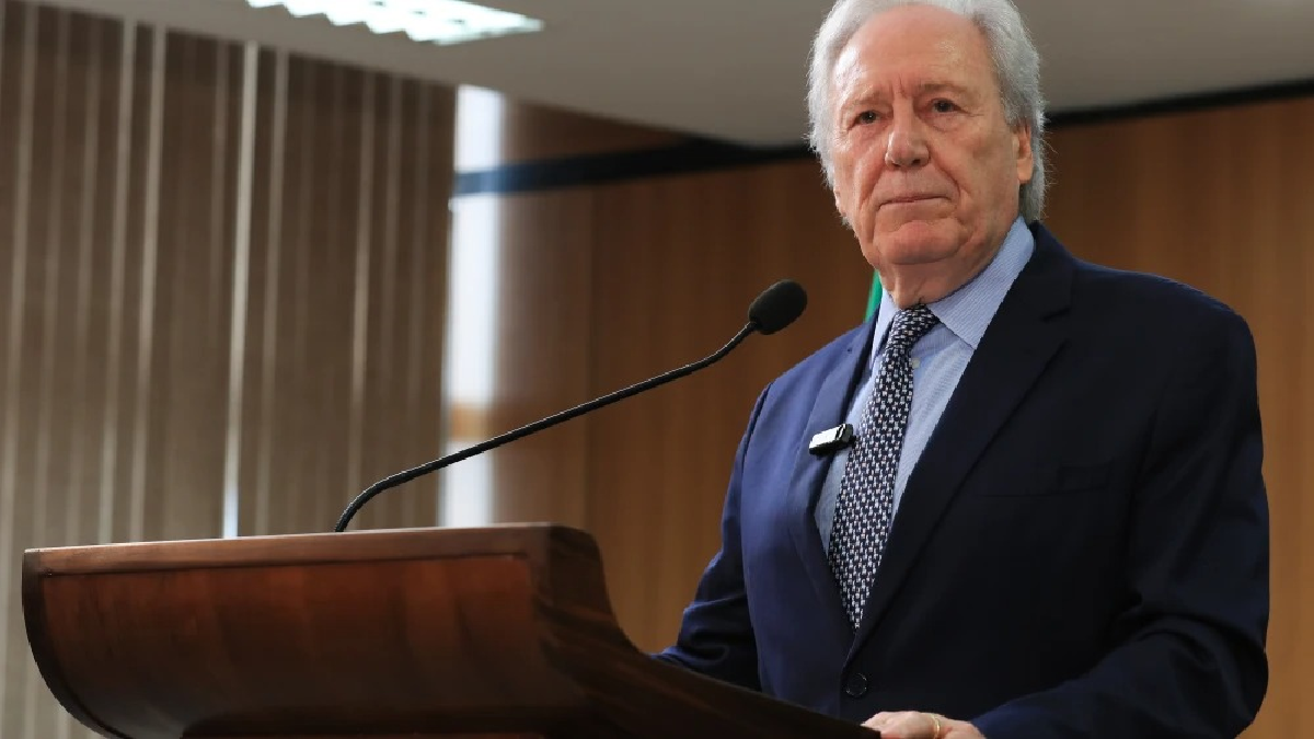 Crime organizado controla mil postos de combustíveis no Brasil, revela ministro 