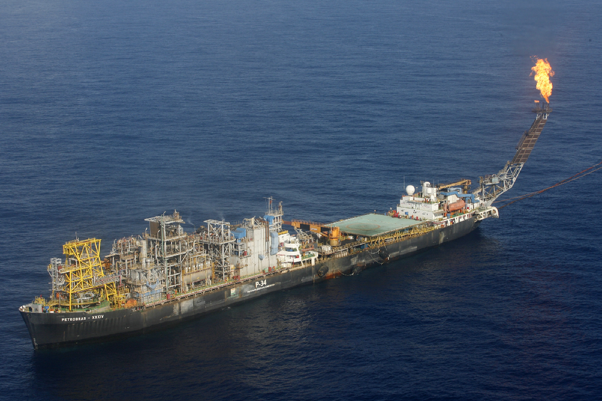 Produção de petróleo do Brasil cai em 2024, enquanto a de gás aumenta, diz ANP