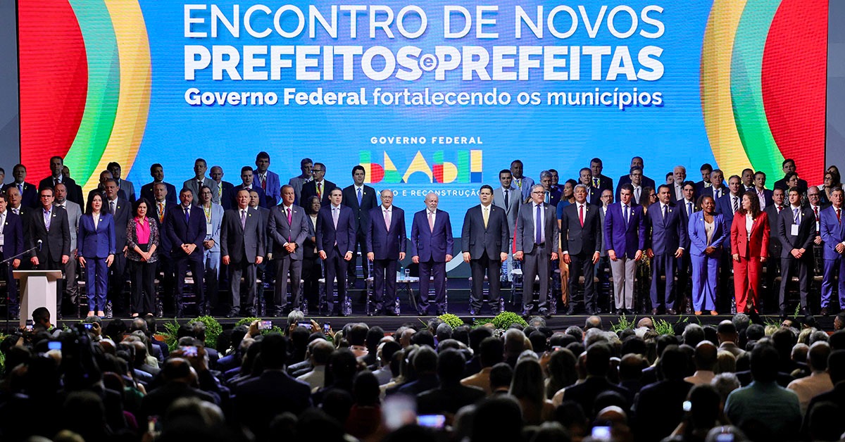 Hugo Motta afirma que instalará comissão para discutir PEC da dívida dos municípios