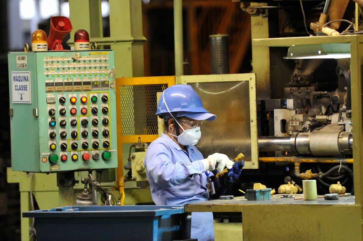 Faturamento industrial sobe 4,7% no 1º tri de 2025 ante 4º tri do ano passado, diz CNI