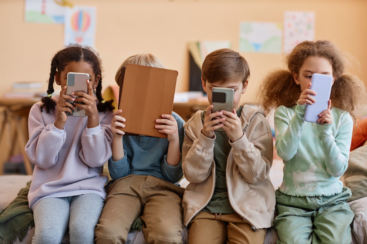 Uso de internet por crianças entre 6 e 8 anos dobrou na última década