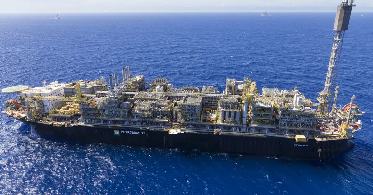 Petrobras descobre nova camada de óleo no pré-sal da Bacia de Santos