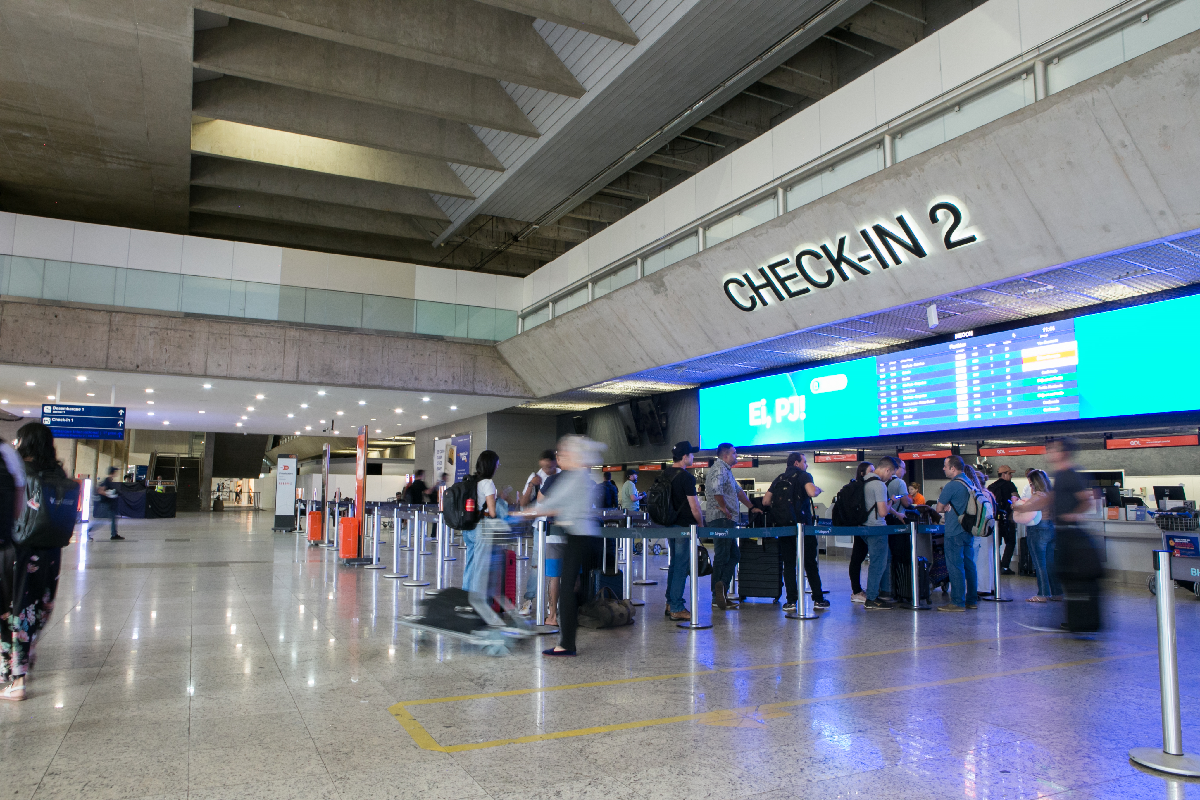 Cerca de 350 mil passageiros devem passar pelo aeroporto e pela rodoviária de BH no feriado