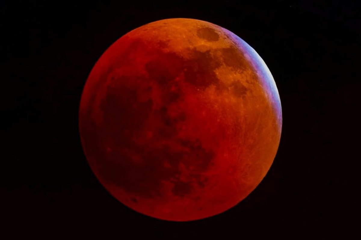 Eclipse lunar total mais longo do ano ocorre neste fim de semana; saiba como ver