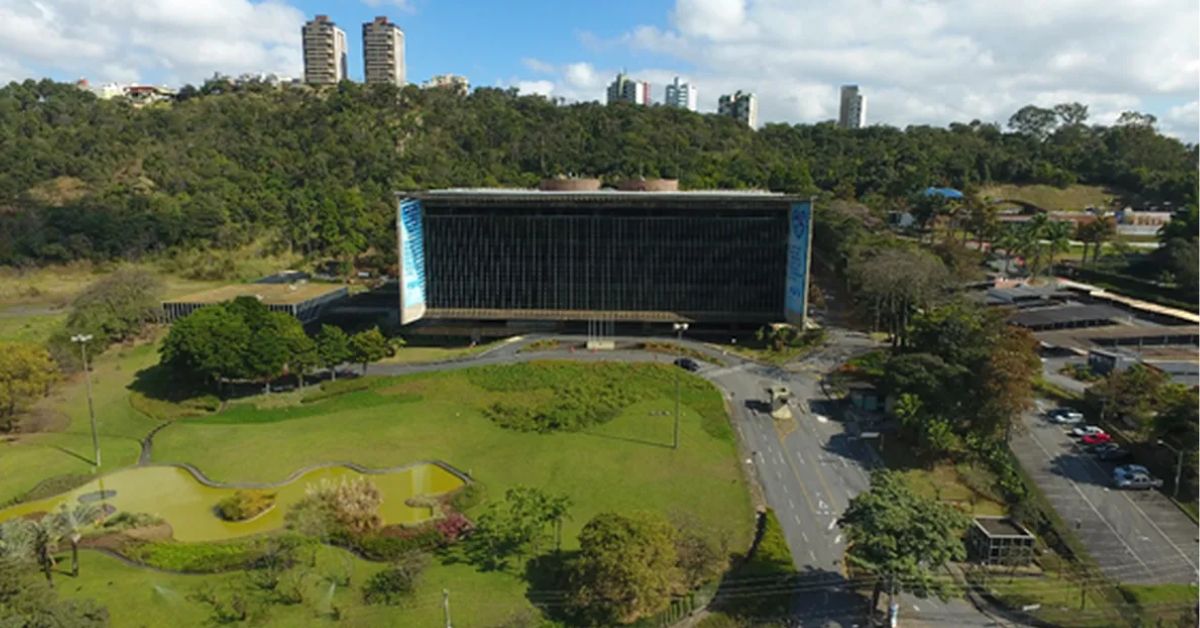 Projeto do Hospital Libertas é interrompido e antiga sede da Usiminas fica disponível para venda ou arrendamento