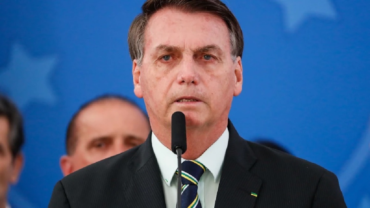 Bolsonaro vai viajar o Brasil antes do julgamento
