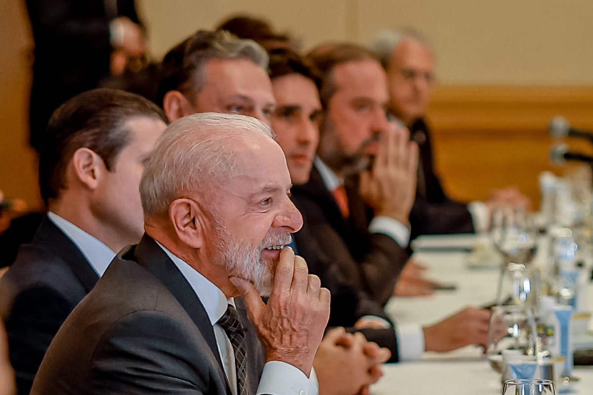 Demissão de Lupi é a 11ª troca de ministro do governo Lula