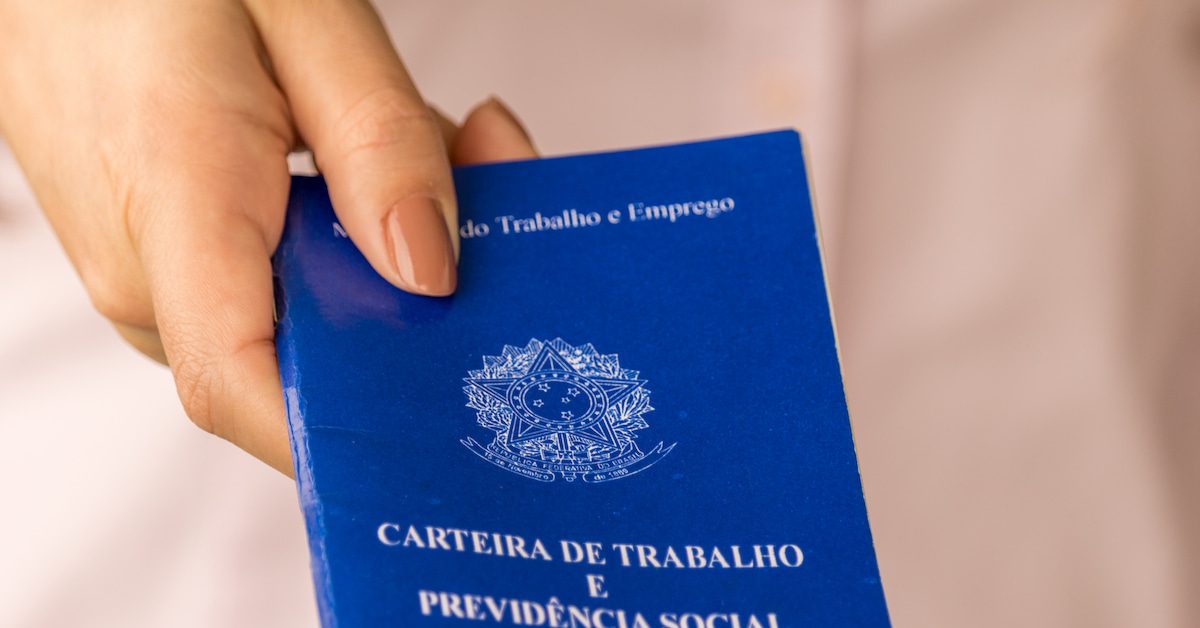 Emprego formal atinge 62,2 milhões em fevereiro, alta de 3,6% em 12 meses, aponta RAIS