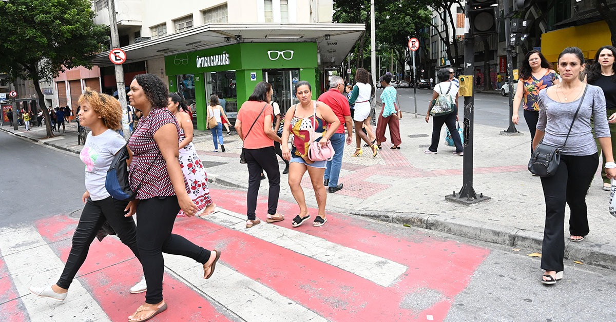 Endividamento atinge 76,4% dos brasileiros, aponta a CNC