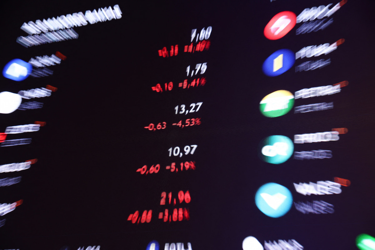 Ibovespa emenda sexta perda e cai 0,65% puxado por Vale e Petrobras