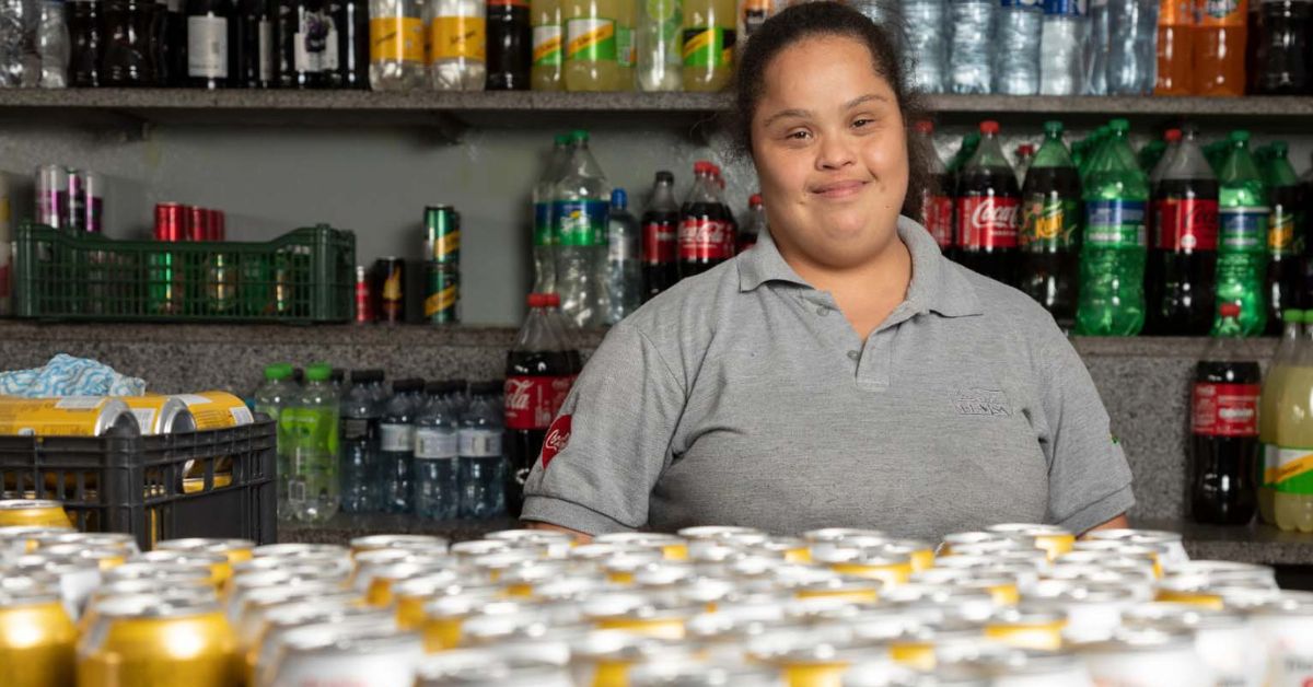 Coca-Cola FEMSA Brasil abre vagas para projeto de inclusão de pessoas com deficiência em Minas Gerais