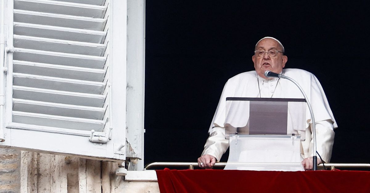 Papa Francisco está em condição estável e retoma algumas atividades, diz Vaticano