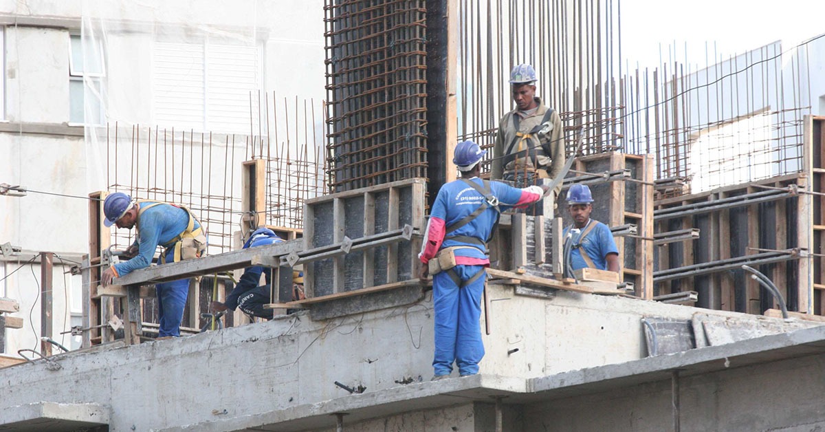 Medida do governo federal para FGTS preocupa setor de construção