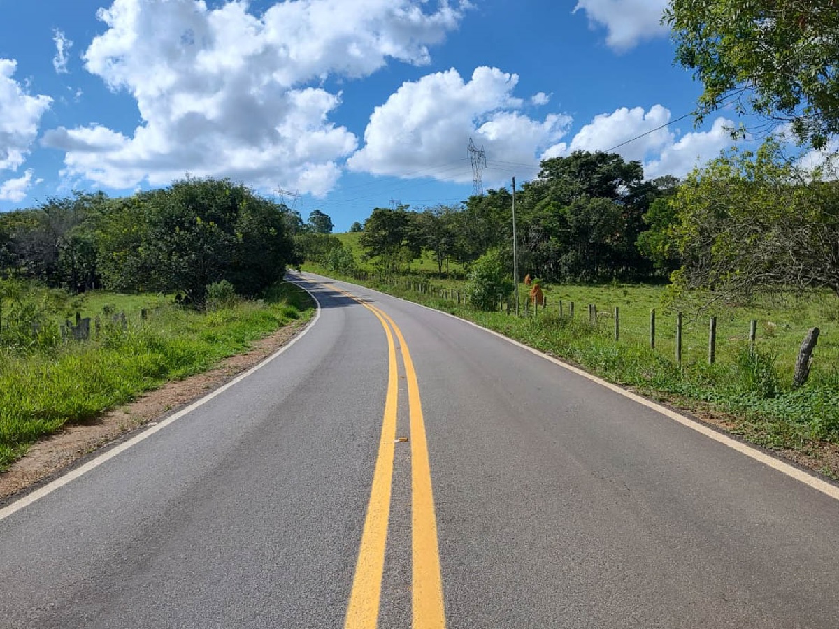 DER-MG conclui obras de revitalização em trechos de rodovias na região de Oliveira 