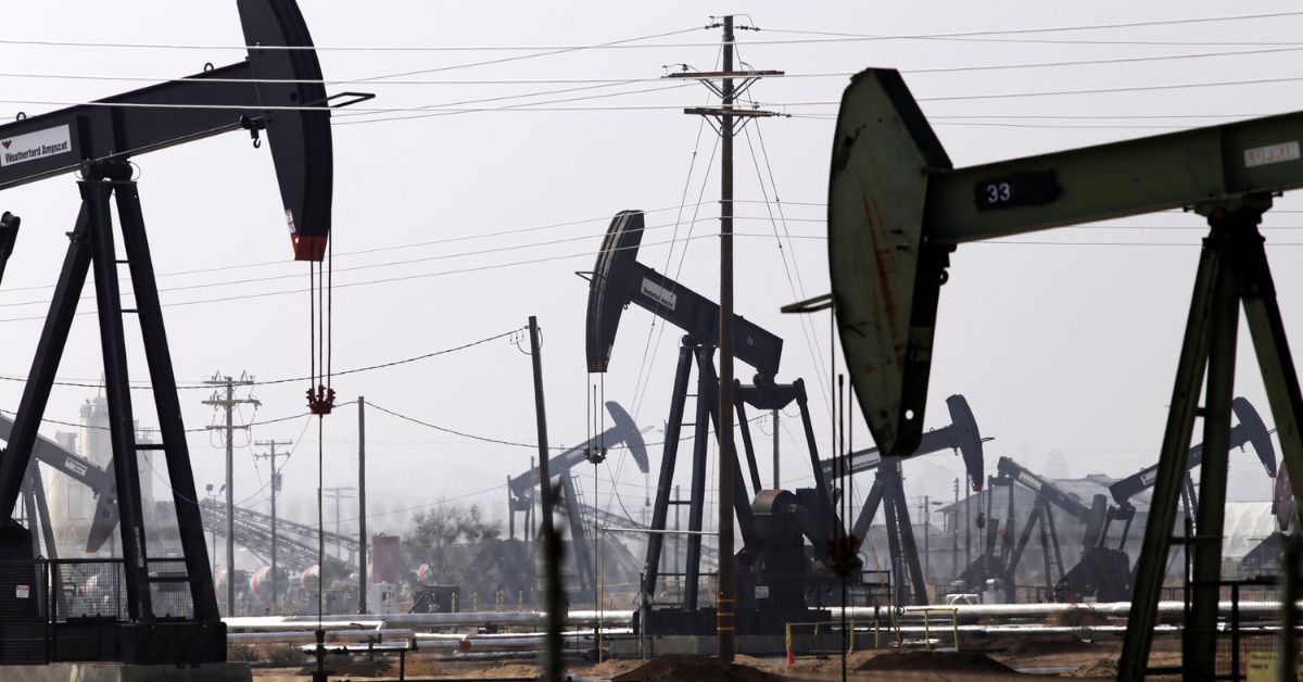 Petróleo cai 2% para perto de mínima de 4 anos com guerra comercial e temores de recessão
